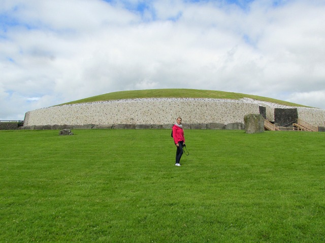 Ireland - Howth, Newgrange and Tara - Irsko - Newgrange tomb