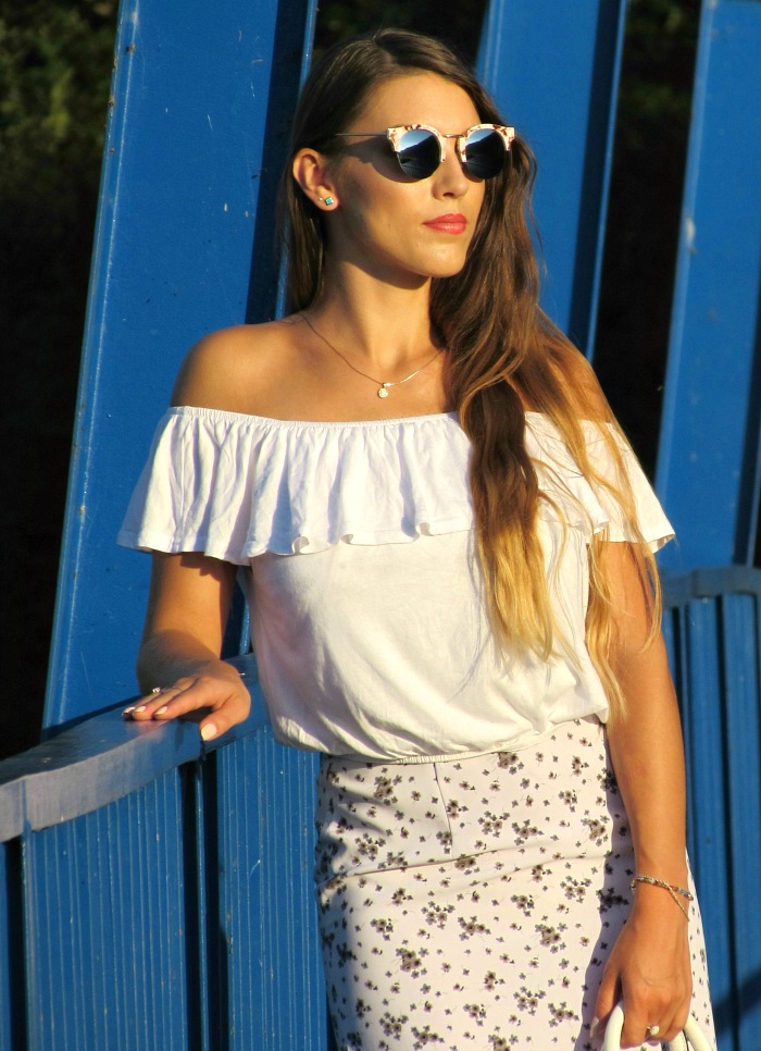 Outfit - Off shoulder top, skirt