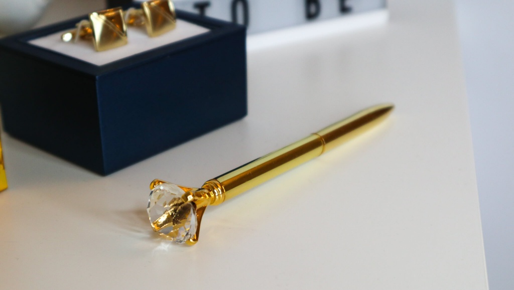 Zlaté svadobné pero s diamantom - denník nevesty