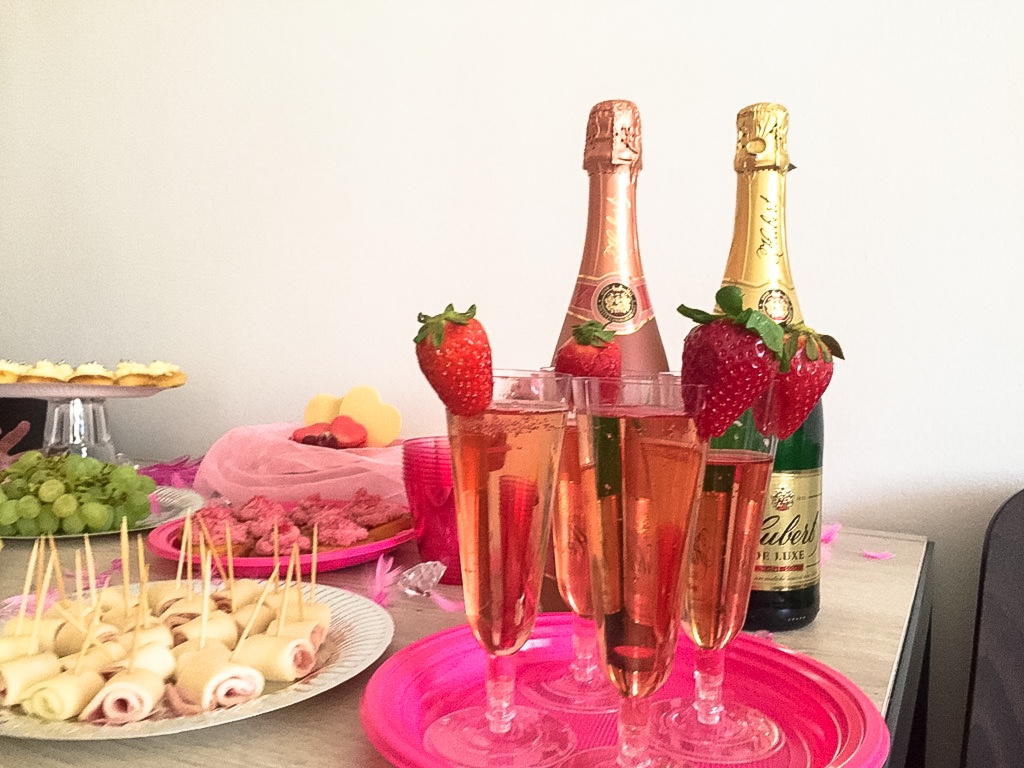 Ružové šampanské Hubert na rozlúčku so slobodou