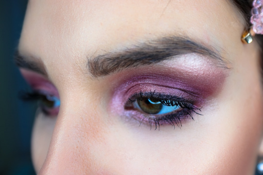 Líčenie s paletou očných tieňov Soph X Makeup Revolution z Notino