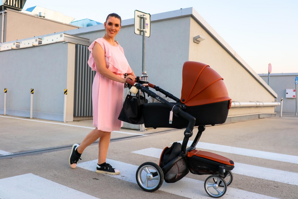 Mamičkovský outfit - šaty pre mamu na dojčenie